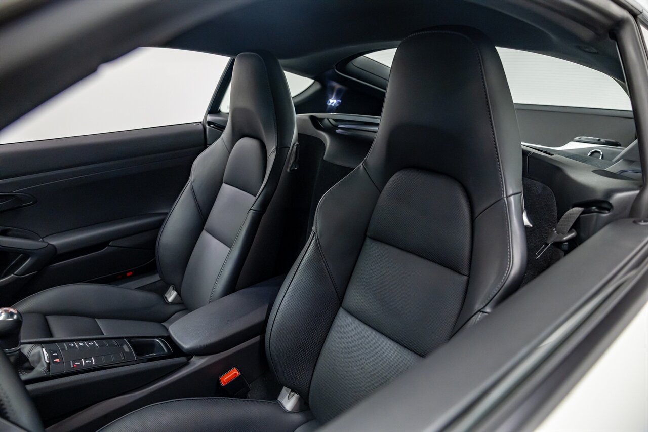 2021 Porsche 718 Cayman T   - Photo 2 - Springfield, MO 65802