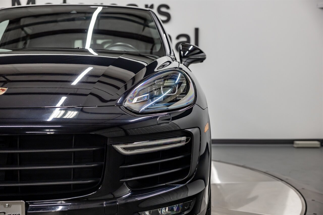 2018 Porsche Cayenne Turbo   - Photo 12 - Springfield, MO 65802