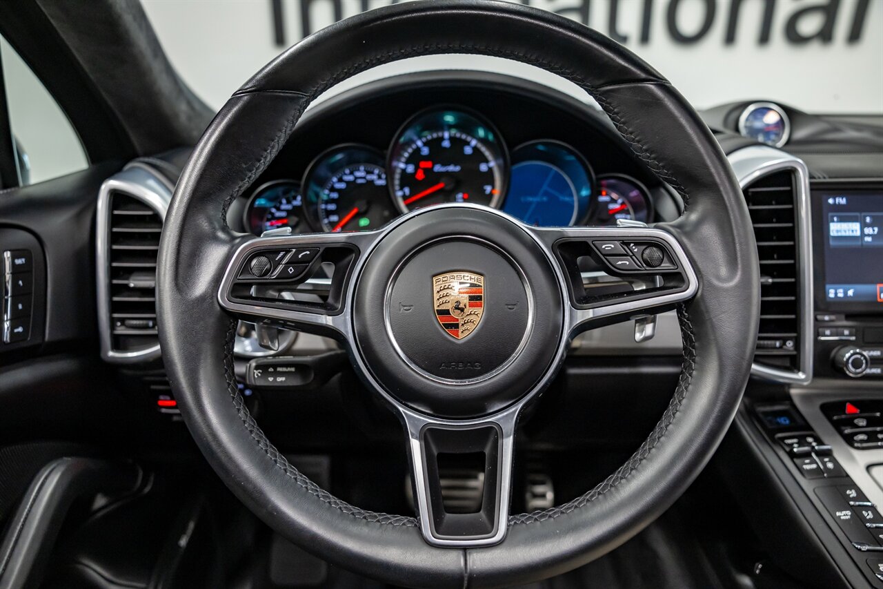 2018 Porsche Cayenne Turbo   - Photo 43 - Springfield, MO 65802