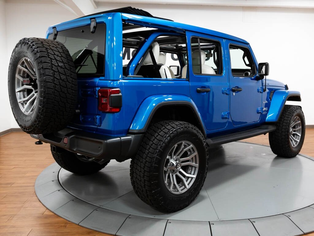 2021 Jeep Wrangler Unlimited Sahara  Ozark Mountain Edition - Photo 15 - Springfield, MO 65802