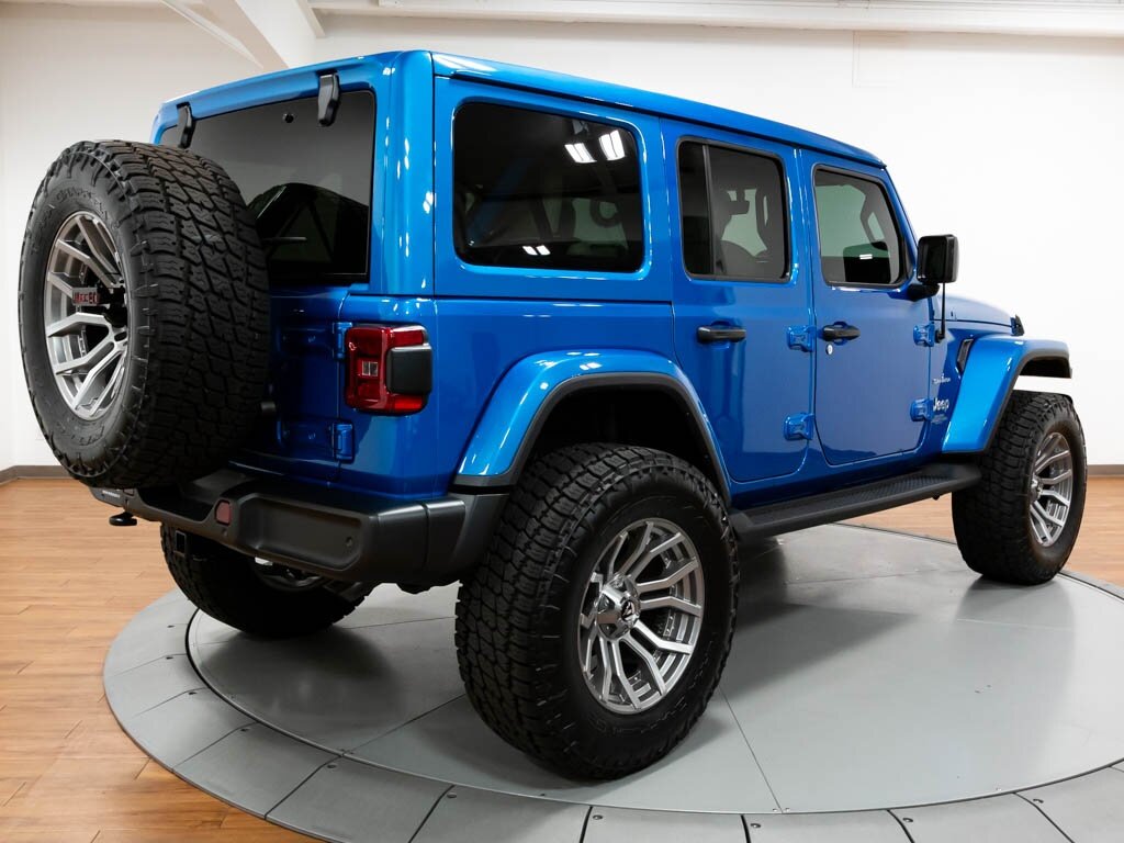 21 Jeep Wrangler Unlimited Sahara Ozark Mountain Edition