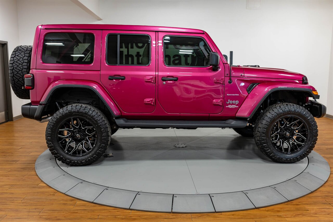 2022 Jeep Wrangler Unlimited Sahara   - Photo 8 - Springfield, MO 65802