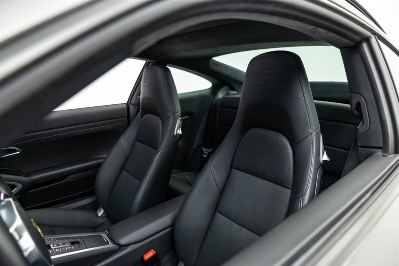 2016 Porsche 911 Carrera 4S  