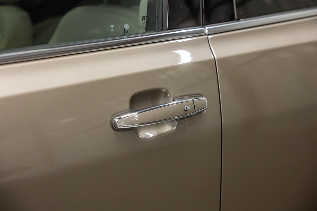 2023 GMC Acadia Denali   - Photo 17 - Springfield, MO 65802