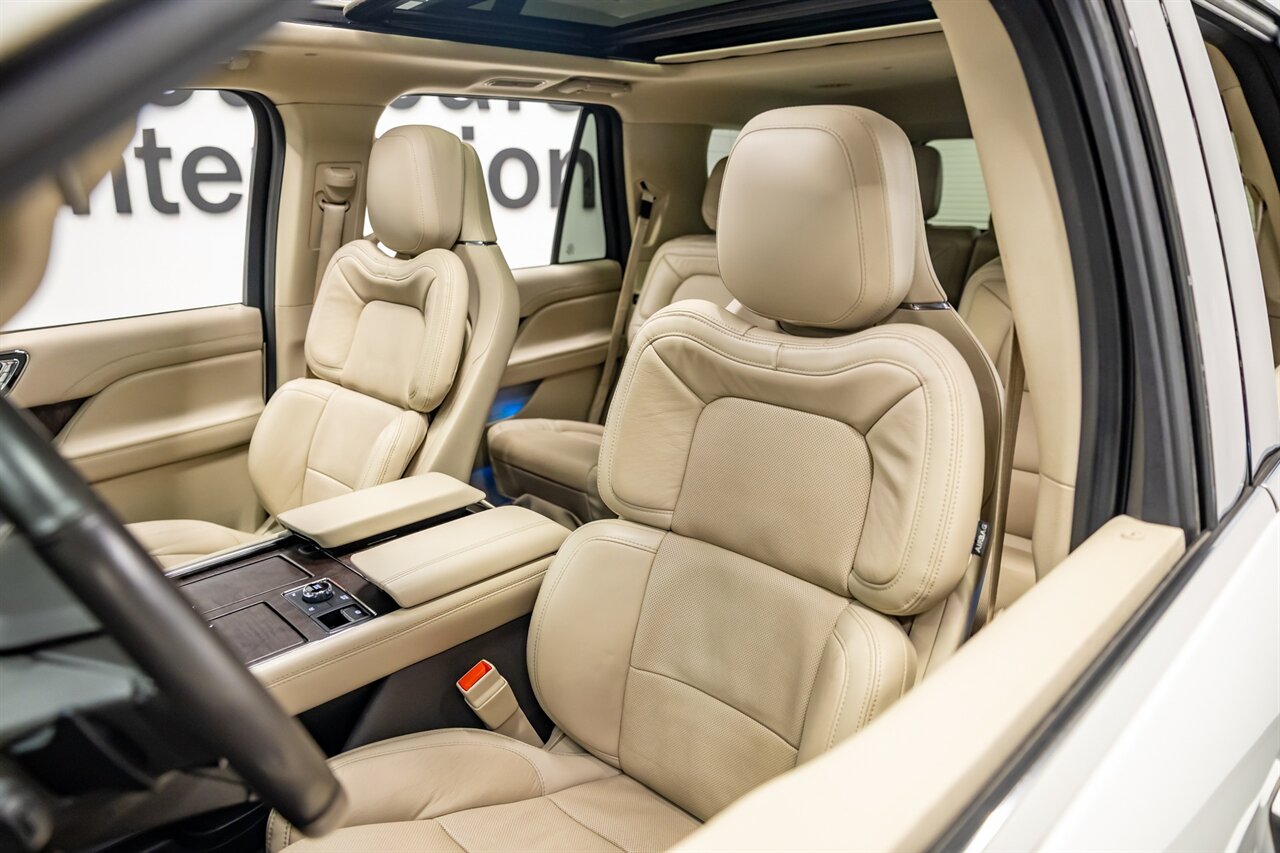 2021 Lincoln Navigator Reserve   - Photo 2 - Springfield, MO 65802