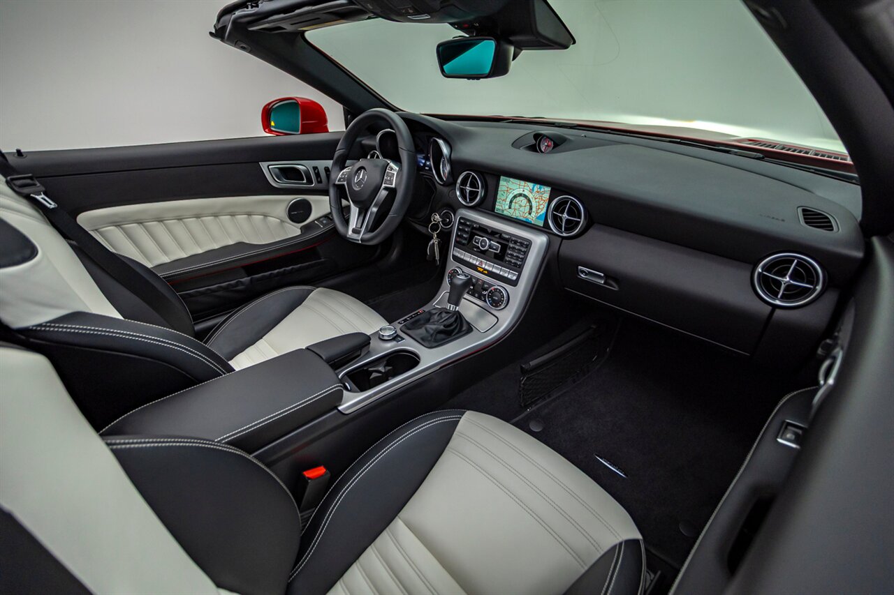 2016 Mercedes-Benz SLK SLK 350   - Photo 33 - Springfield, MO 65802