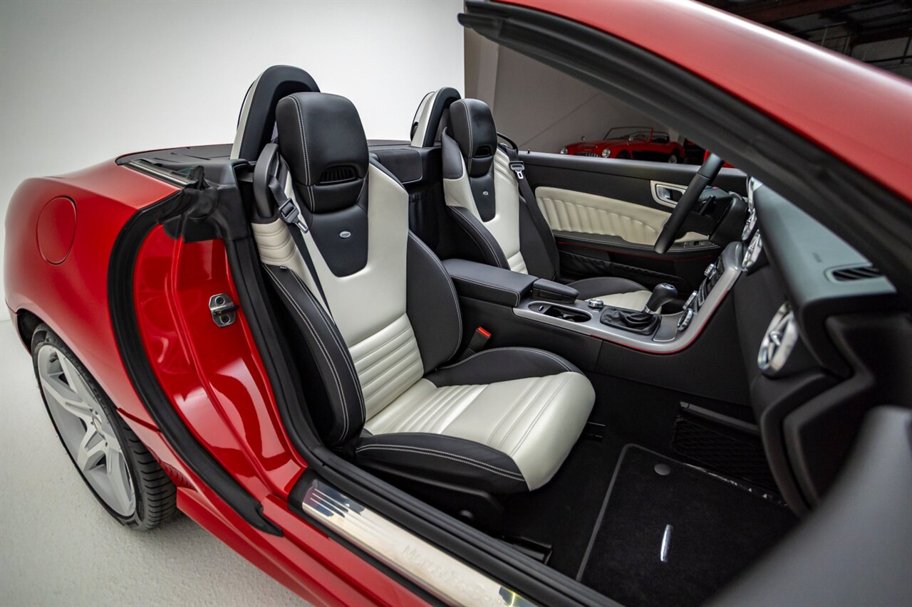 2016 Mercedes-Benz SLK SLK 350   - Photo 32 - Springfield, MO 65802