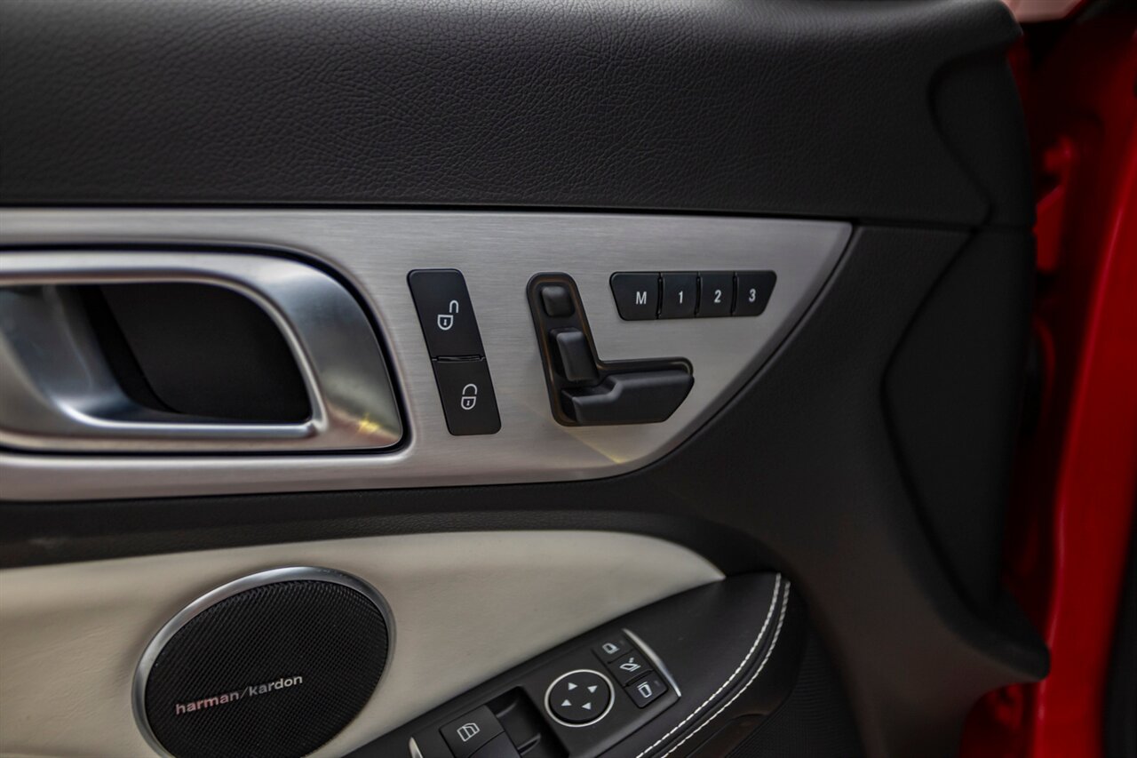 2016 Mercedes-Benz SLK SLK 350   - Photo 42 - Springfield, MO 65802