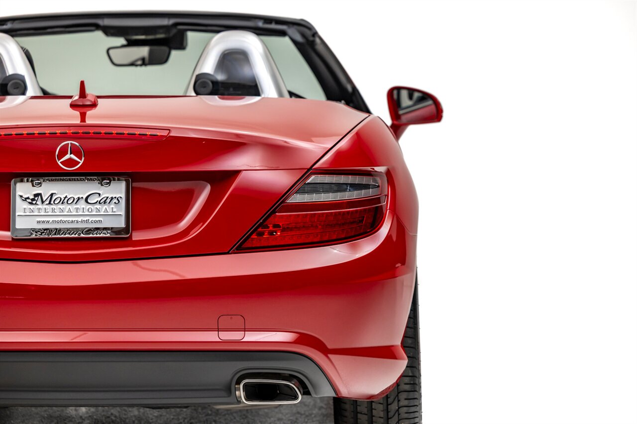 2016 Mercedes-Benz SLK SLK 350   - Photo 24 - Springfield, MO 65802