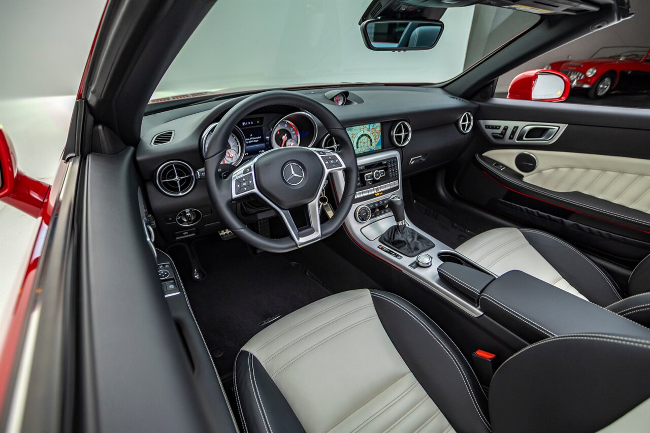 2016 Mercedes-Benz SLK SLK 350   - Photo 39 - Springfield, MO 65802