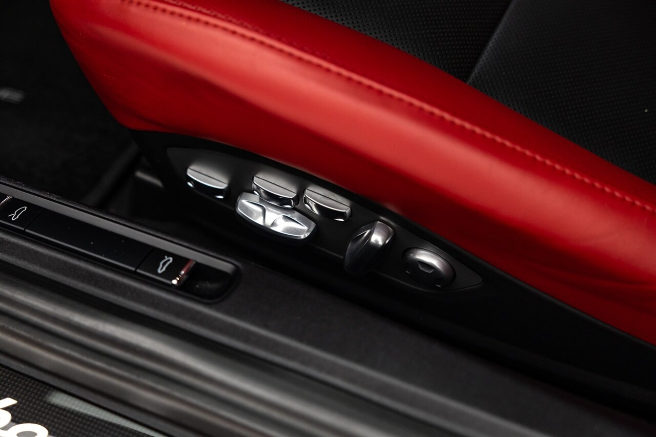 2016 Porsche 911 Turbo S   - Photo 43 - Springfield, MO 65802