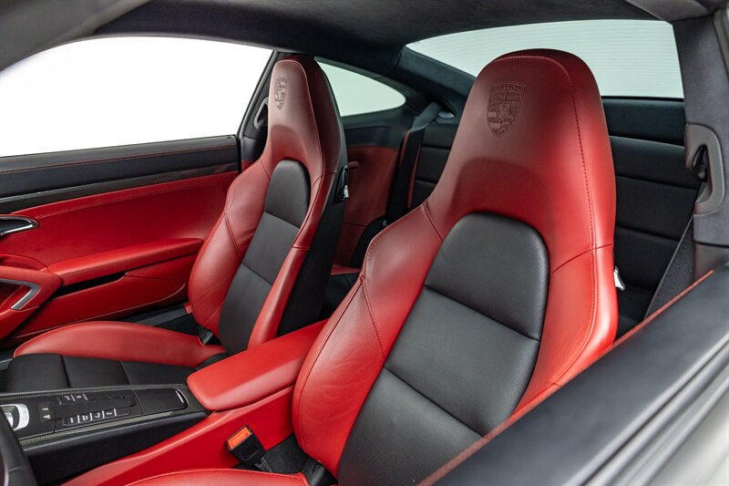 2016 Porsche 911 Turbo S  