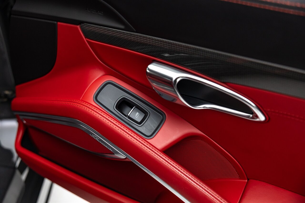 2016 Porsche 911 Turbo S   - Photo 38 - Springfield, MO 65802