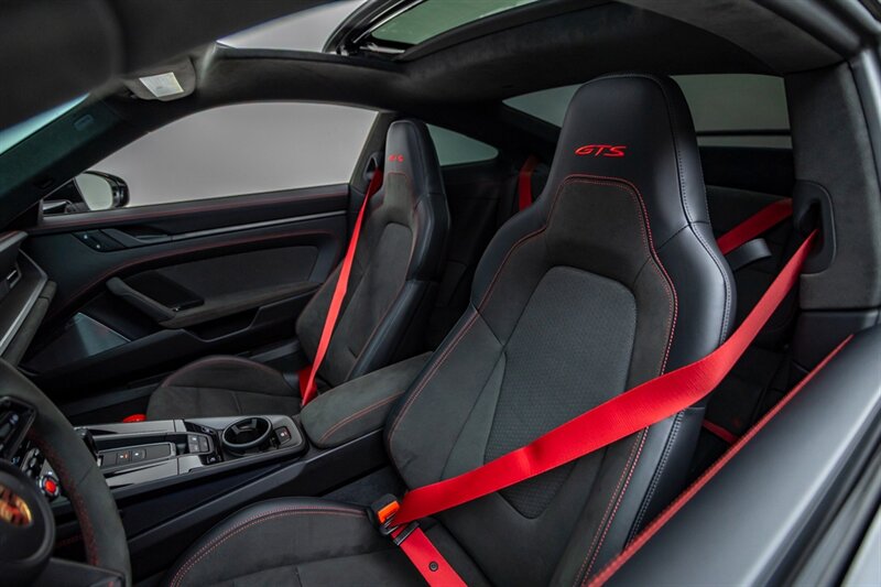 2025 Porsche 911 Carrera GTS  
