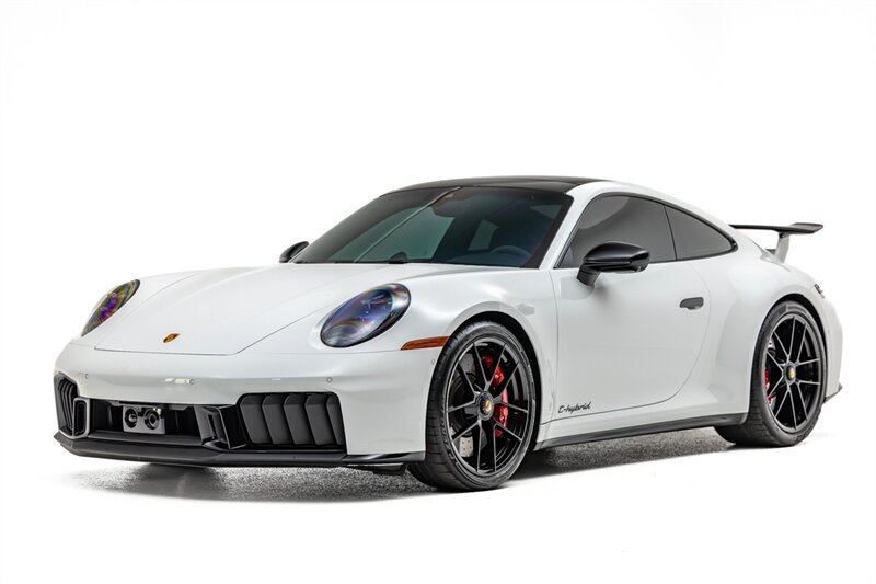 2025 Porsche 911 Carrera GTS  