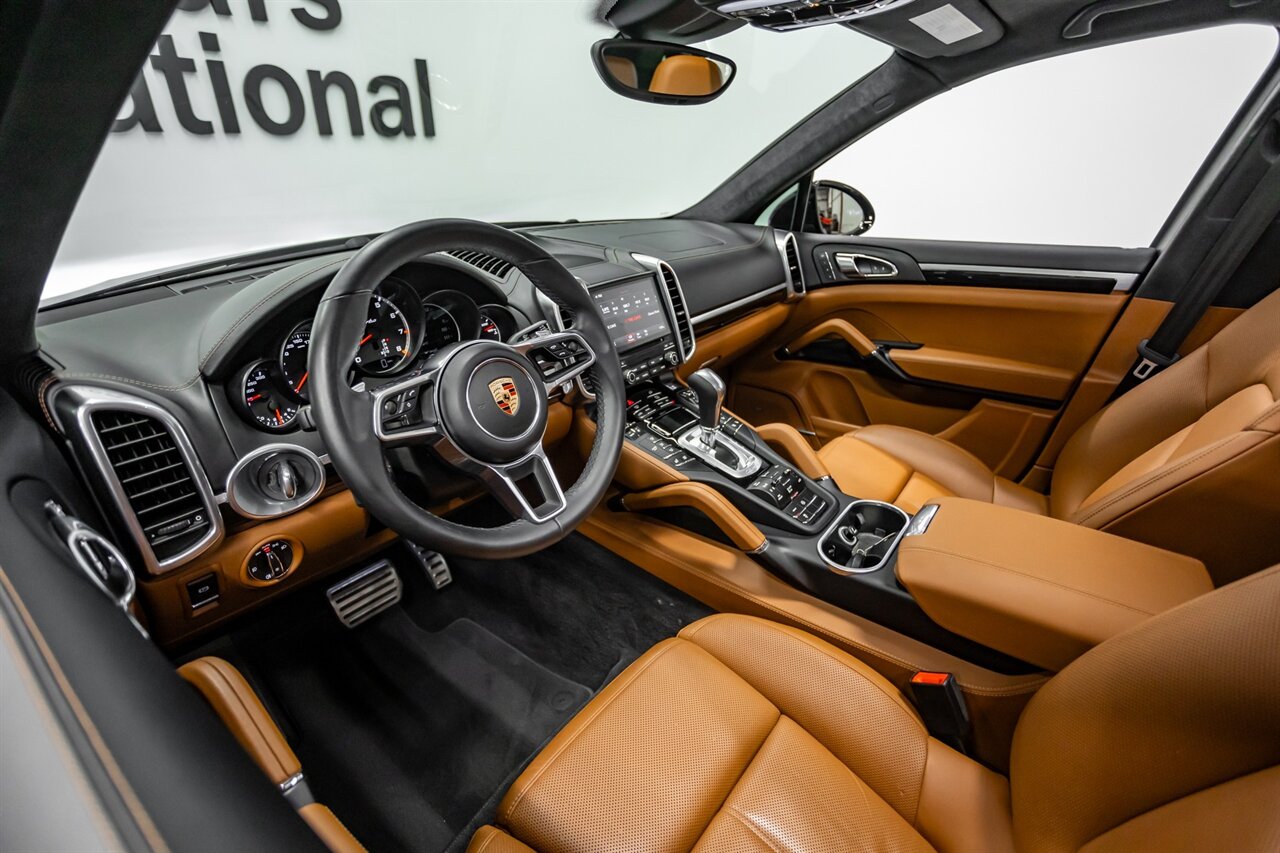 2018 Porsche Cayenne Turbo   - Photo 30 - Springfield, MO 65802