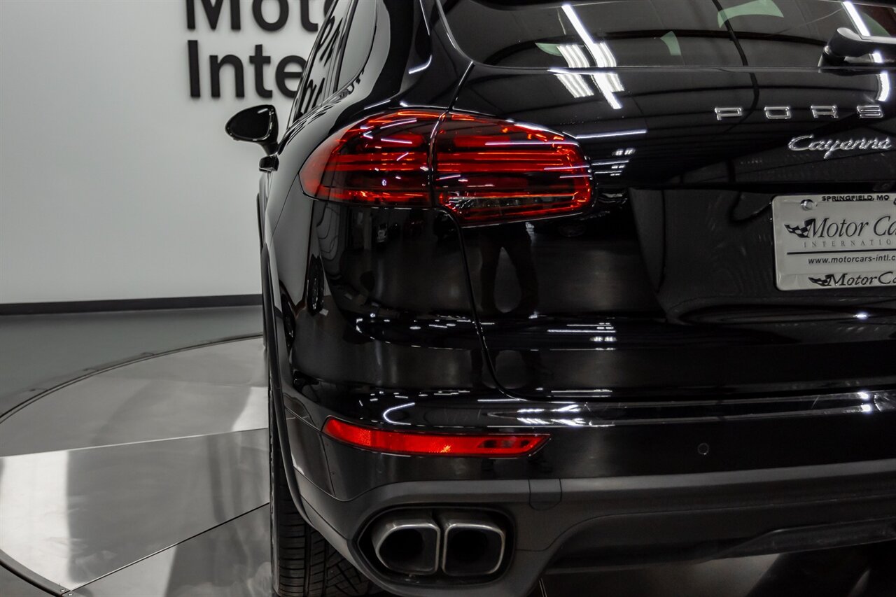 2018 Porsche Cayenne Turbo   - Photo 19 - Springfield, MO 65802