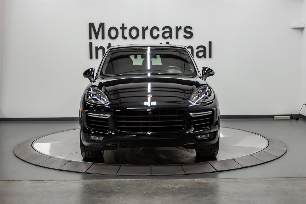 2018 Porsche Cayenne Turbo   - Photo 8 - Springfield, MO 65802