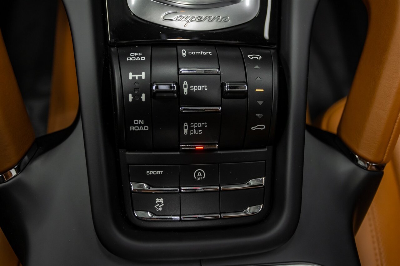 2018 Porsche Cayenne Turbo   - Photo 27 - Springfield, MO 65802