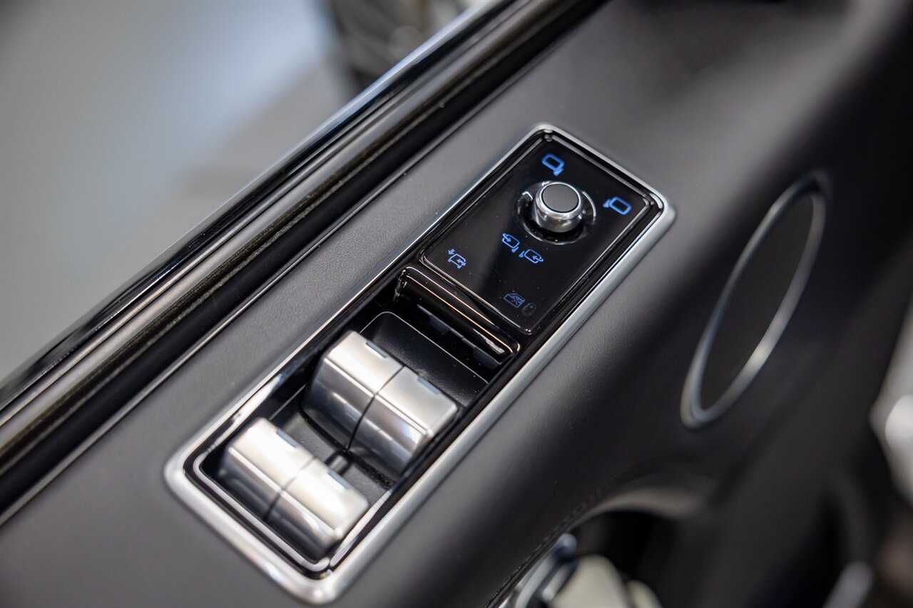 2020 Land Rover Range Rover SVAutobiography Dynamic   - Photo 38 - Springfield, MO 65802