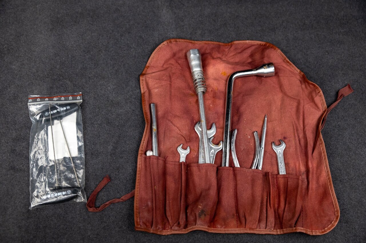 1991 Mercedes-Benz 560 SEL   - Photo 74 - Springfield, MO 65802