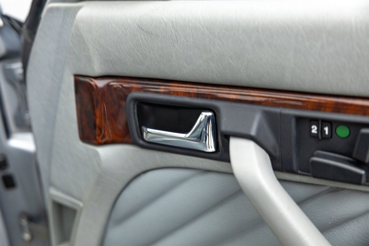 1991 Mercedes-Benz 560 SEL   - Photo 52 - Springfield, MO 65802