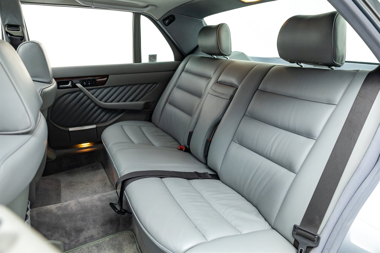 1991 Mercedes-Benz 560 SEL   - Photo 50 - Springfield, MO 65802