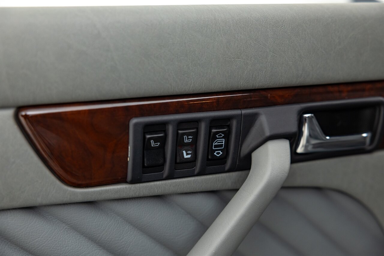 1991 Mercedes-Benz 560 SEL   - Photo 60 - Springfield, MO 65802