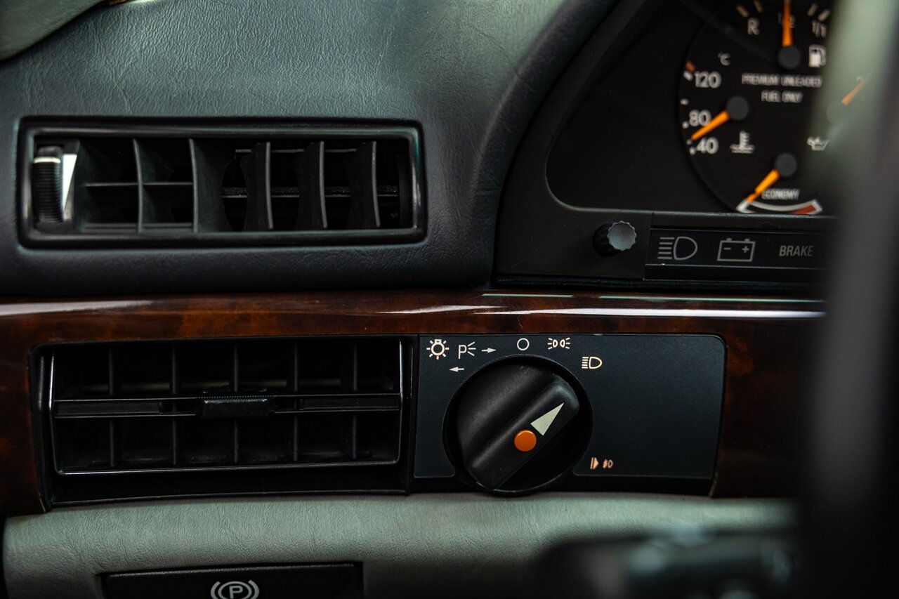 1991 Mercedes-Benz 560 SEL   - Photo 40 - Springfield, MO 65802