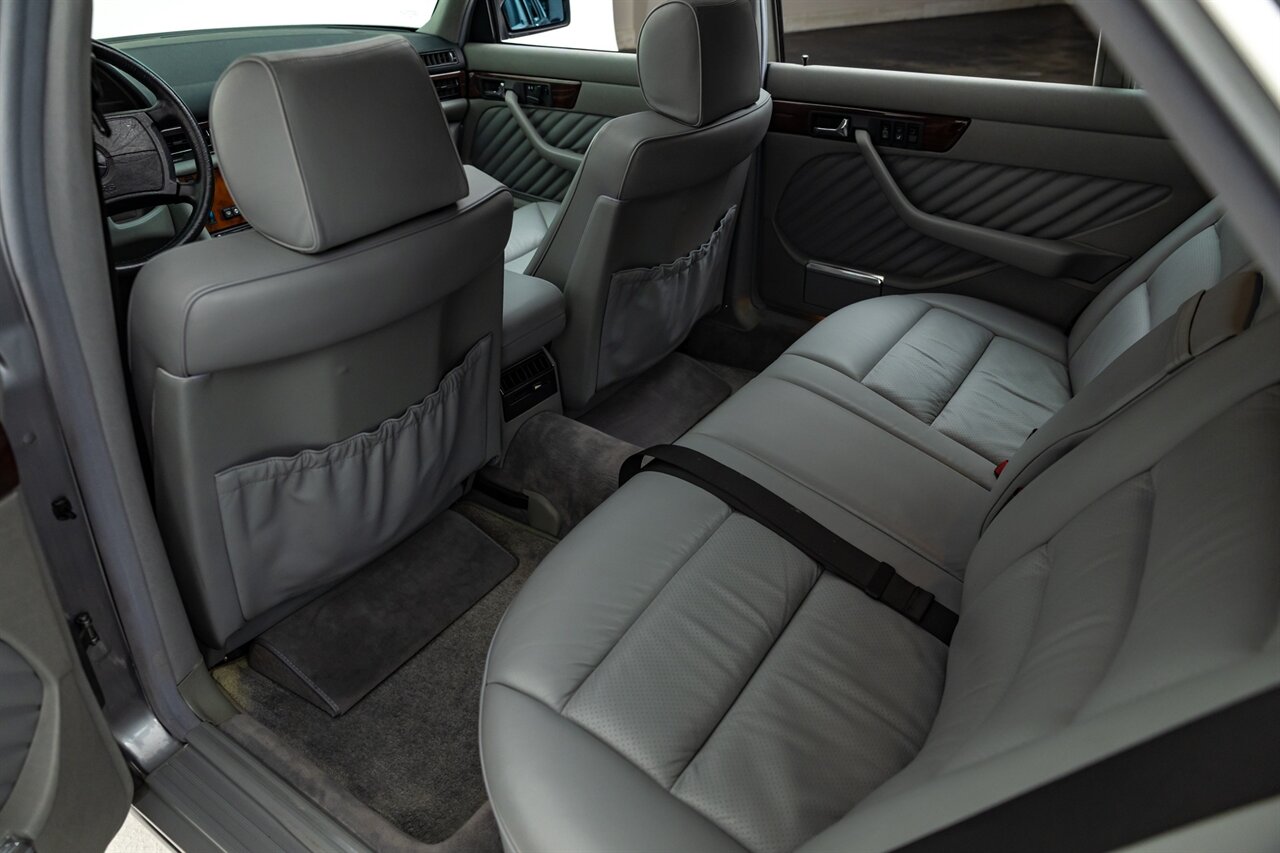 1991 Mercedes-Benz 560 SEL   - Photo 66 - Springfield, MO 65802