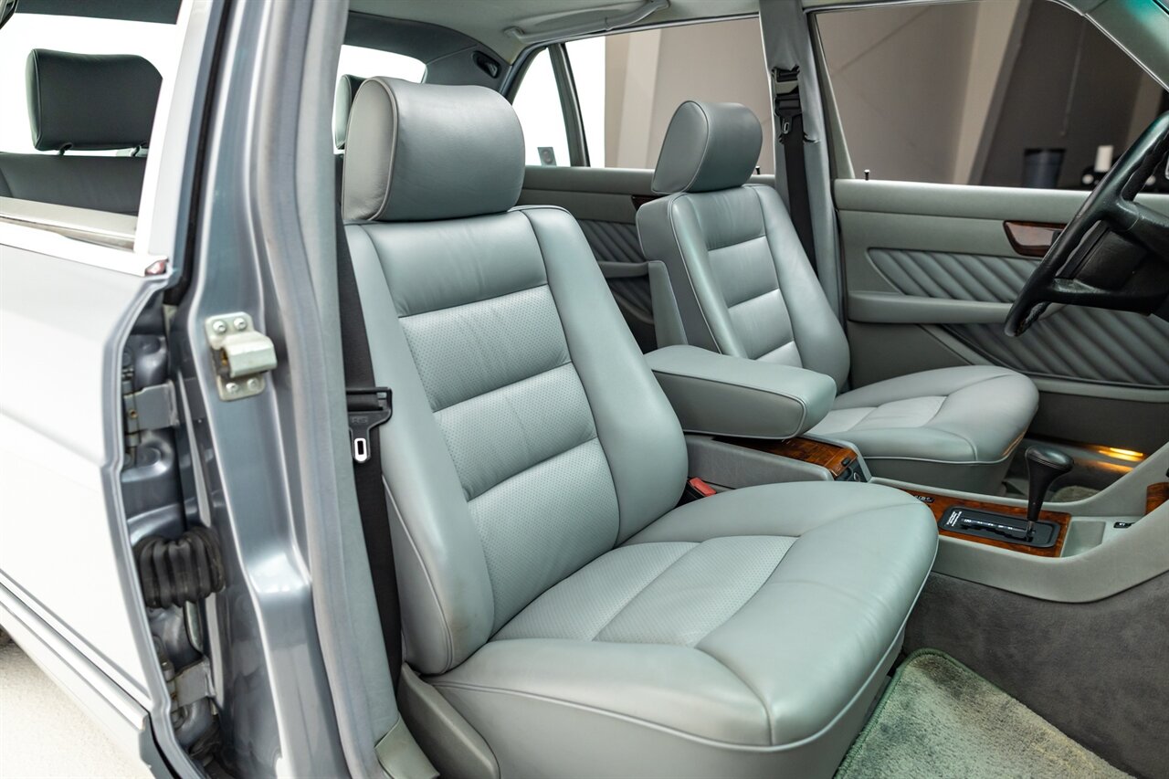 1991 Mercedes-Benz 560 SEL   - Photo 47 - Springfield, MO 65802