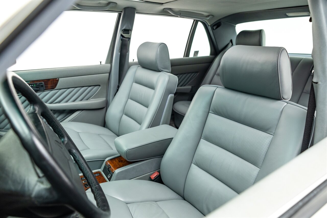 1991 Mercedes-Benz 560 SEL   - Photo 2 - Springfield, MO 65802