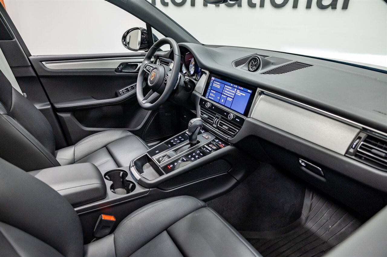 2023 Porsche Macan   - Photo 31 - Springfield, MO 65802