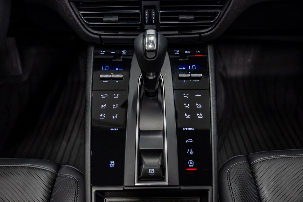 2023 Porsche Macan   - Photo 52 - Springfield, MO 65802