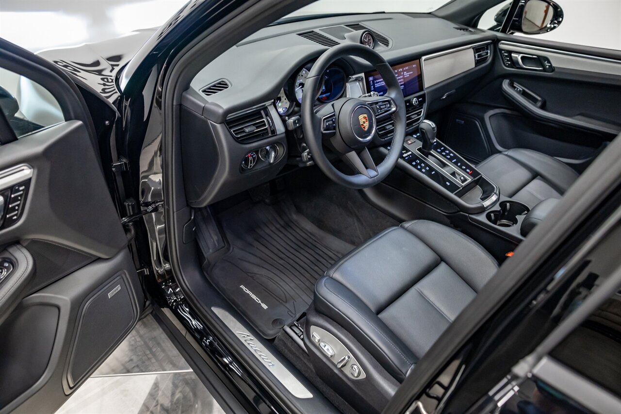 2023 Porsche Macan   - Photo 30 - Springfield, MO 65802