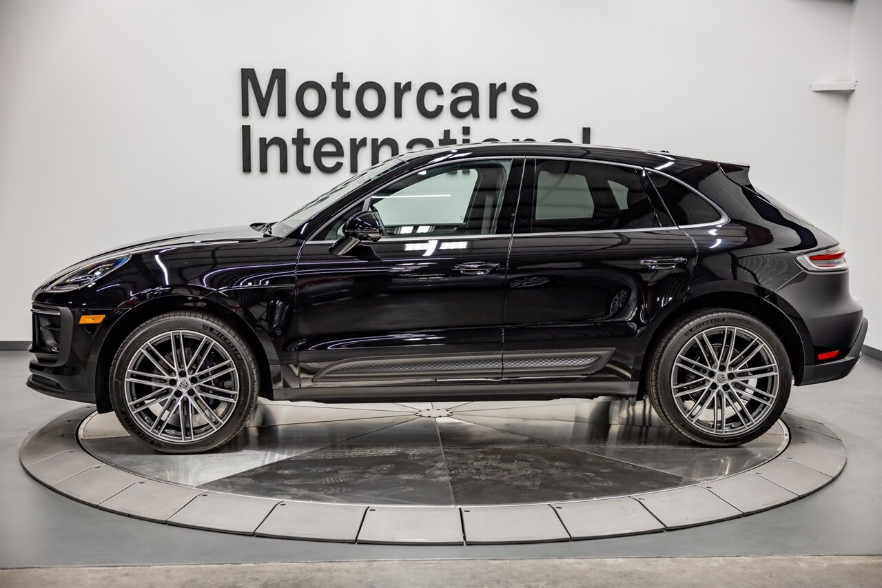 2023 Porsche Macan   - Photo 3 - Springfield, MO 65802