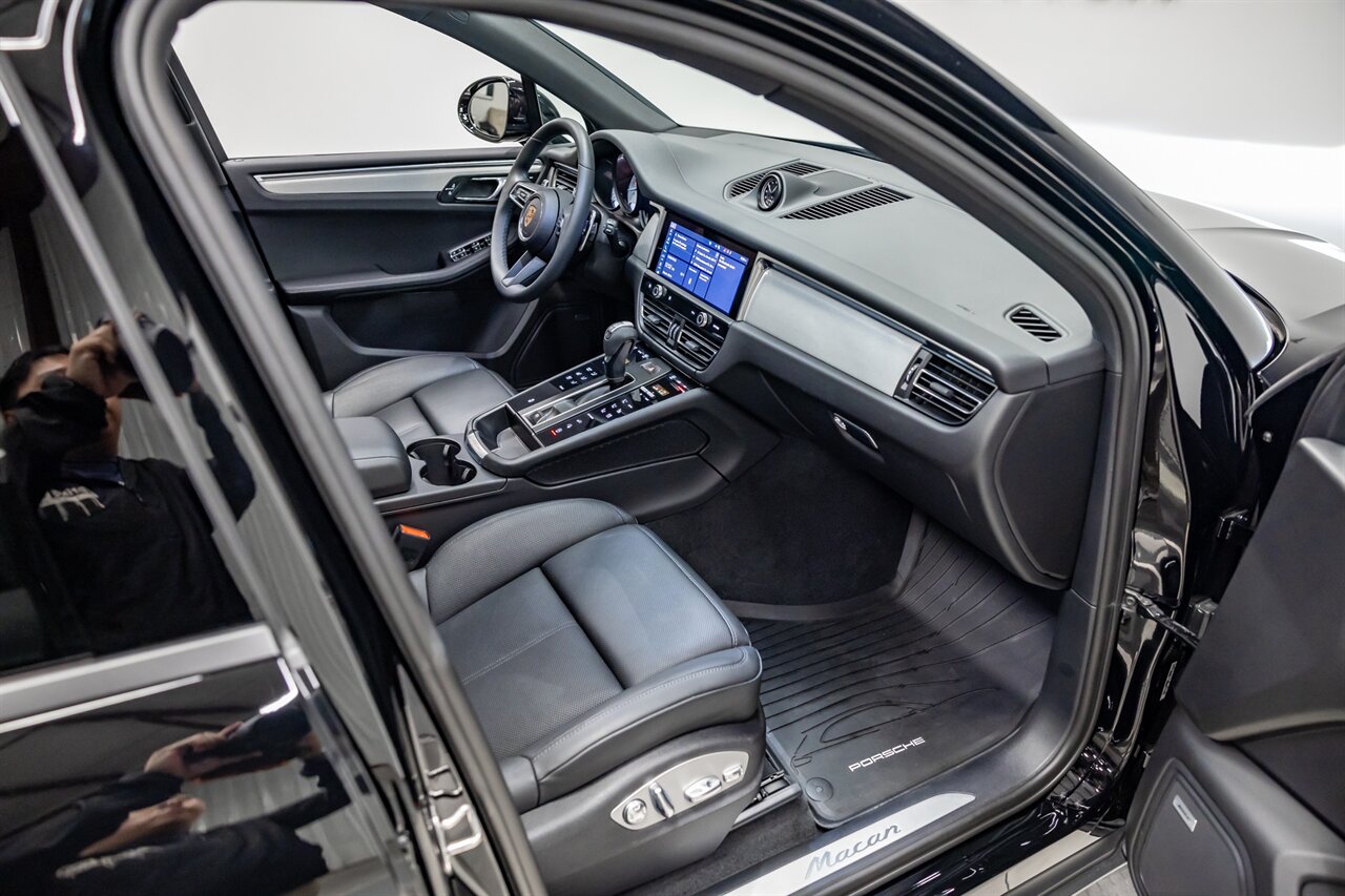 2023 Porsche Macan   - Photo 14 - Springfield, MO 65802