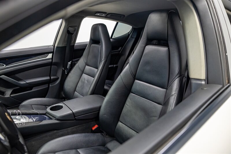 2011 Porsche Panamera  
