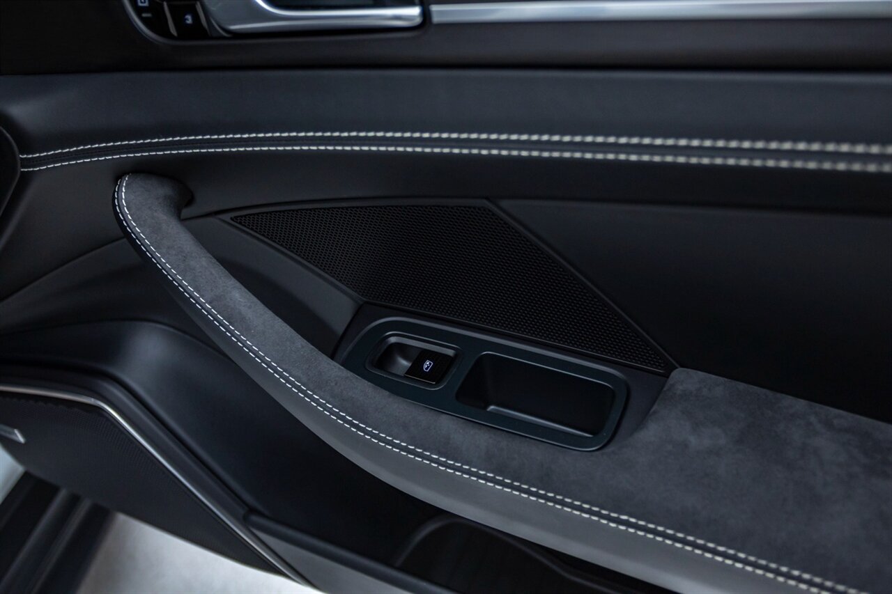 2020 Porsche Panamera GTS   - Photo 34 - Springfield, MO 65802