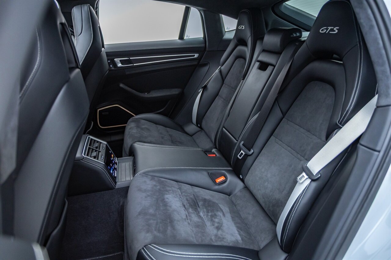 2020 Porsche Panamera GTS   - Photo 24 - Springfield, MO 65802