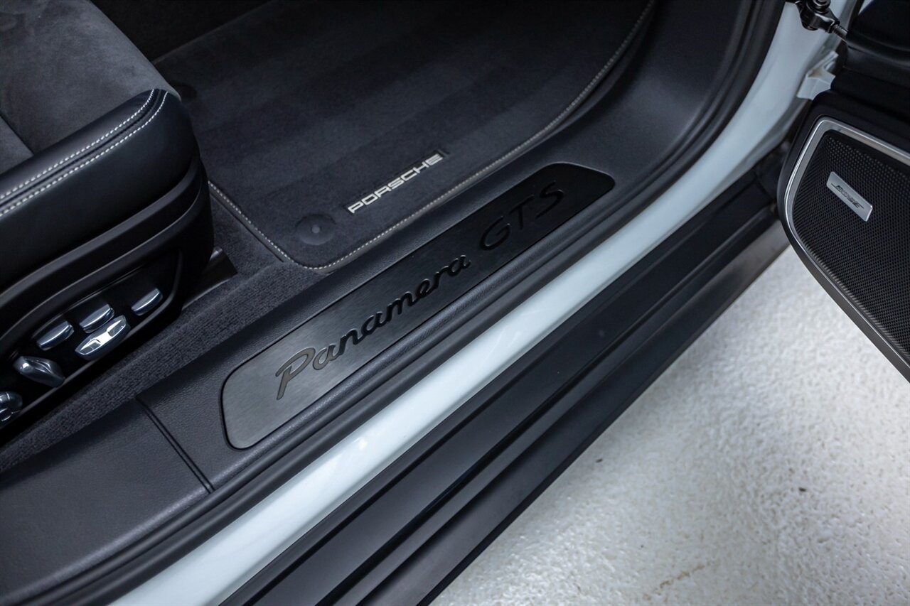 2020 Porsche Panamera GTS   - Photo 30 - Springfield, MO 65802