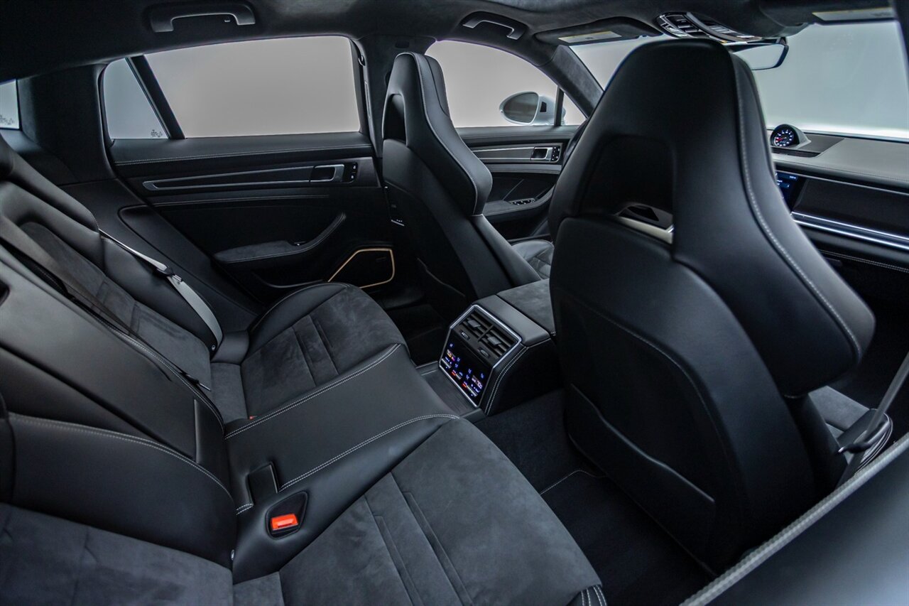 2020 Porsche Panamera GTS   - Photo 35 - Springfield, MO 65802