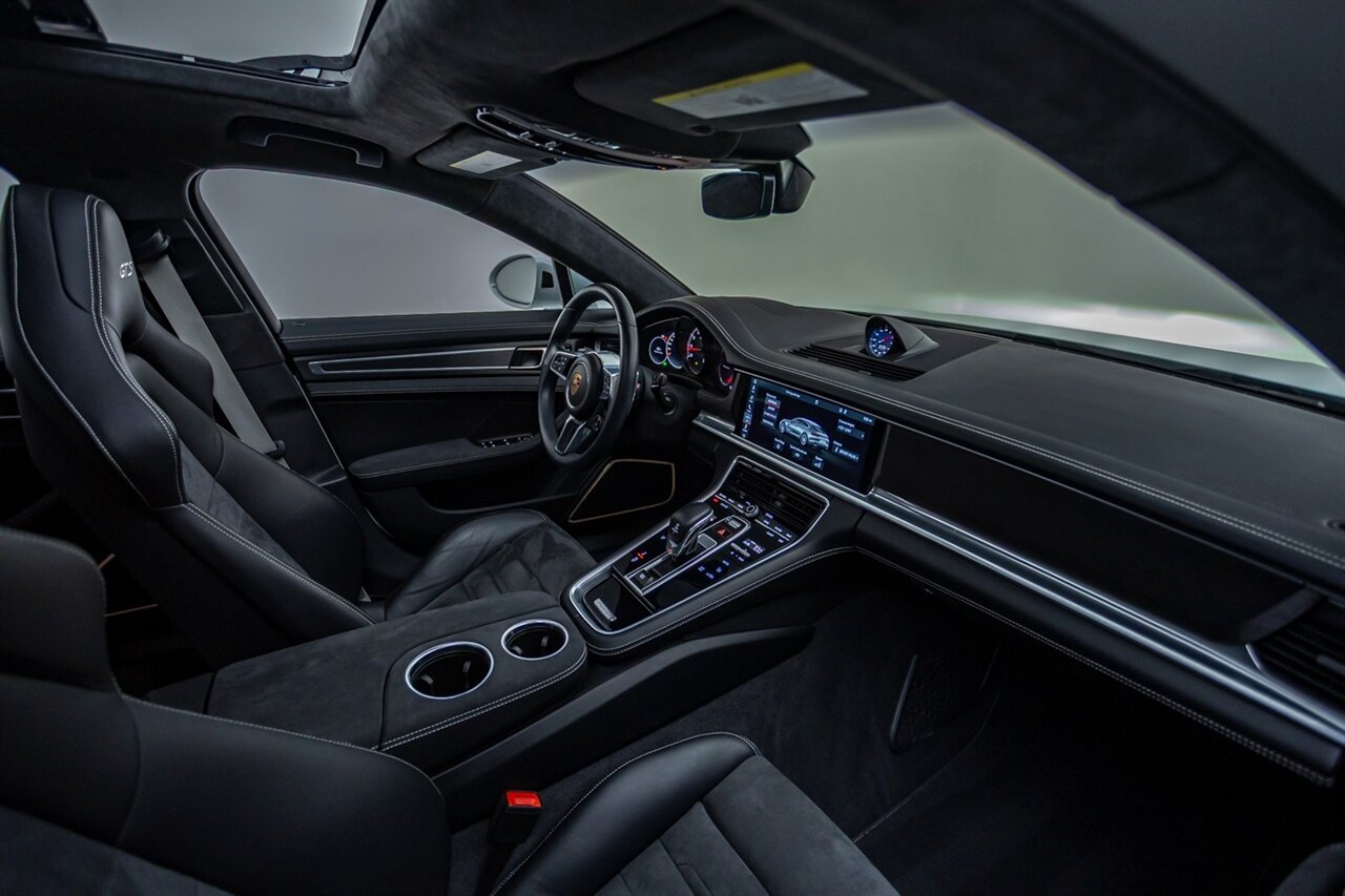 2020 Porsche Panamera GTS   - Photo 40 - Springfield, MO 65802
