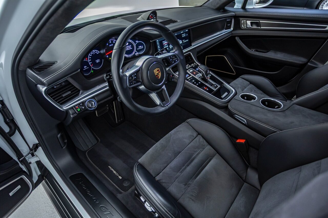 2020 Porsche Panamera GTS   - Photo 43 - Springfield, MO 65802