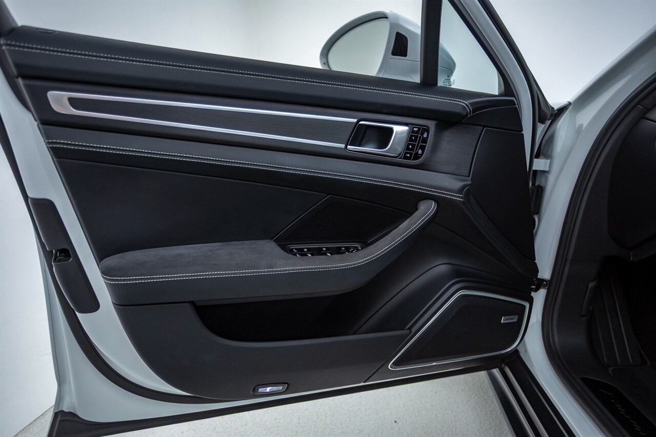 2020 Porsche Panamera GTS   - Photo 44 - Springfield, MO 65802