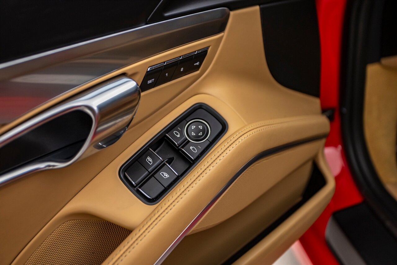 2015 Porsche 911 Carrera S   - Photo 36 - Springfield, MO 65802