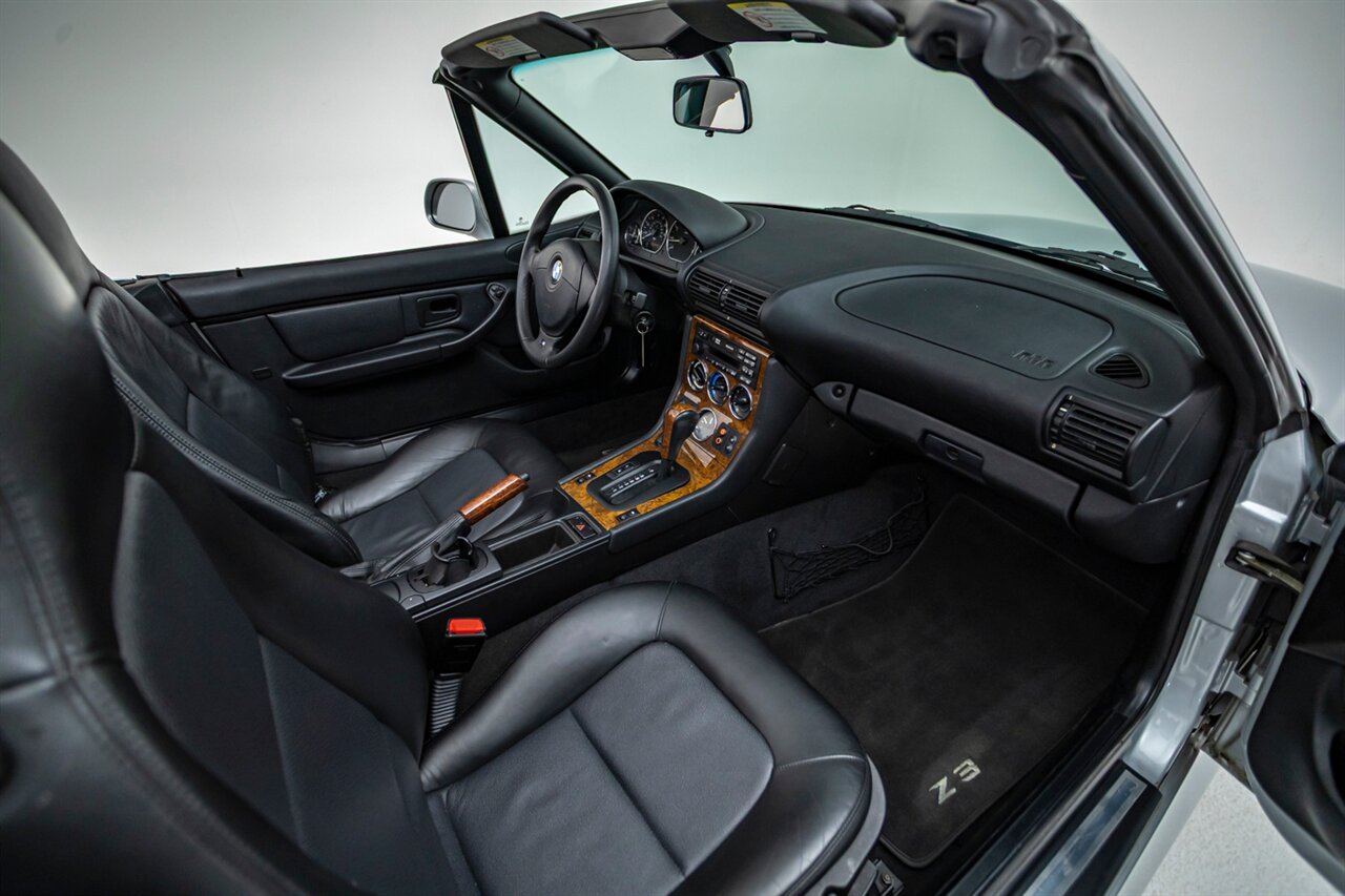 2000 BMW Z3 2.3 - Photo 30 - Springfield, MO 65802