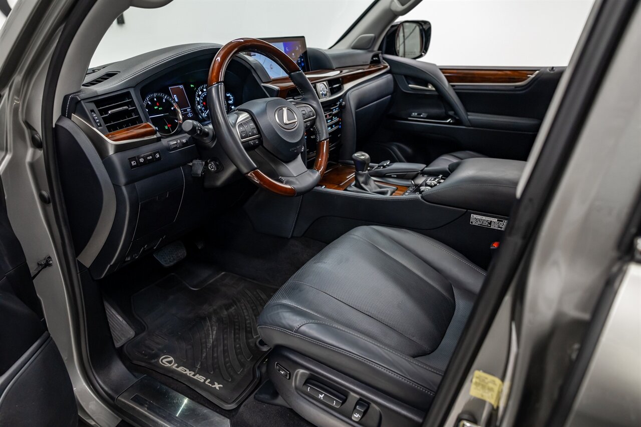 2019 Lexus LX 570 Three Row   - Photo 27 - Springfield, MO 65802