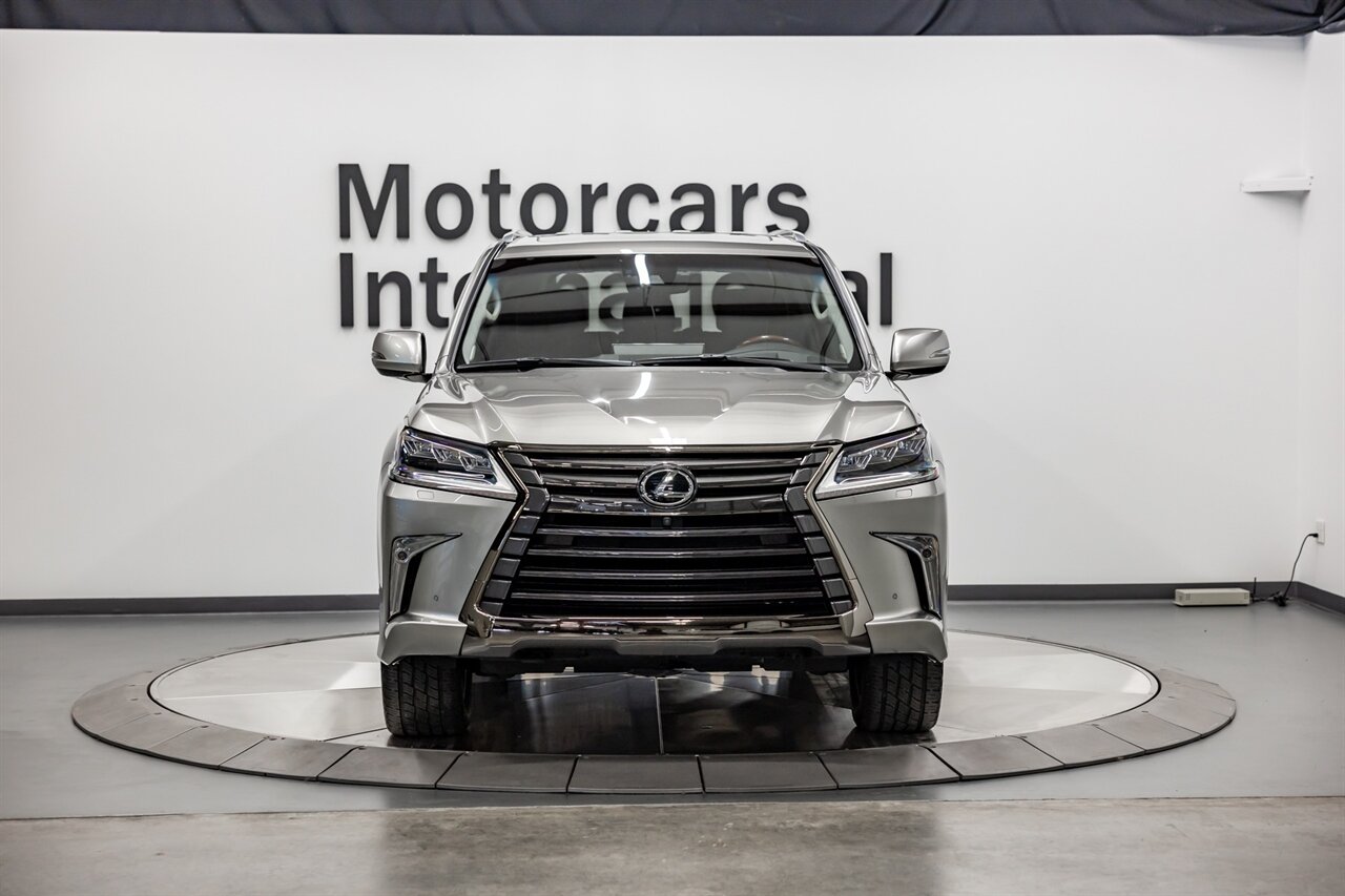 2019 Lexus LX 570 Three Row   - Photo 9 - Springfield, MO 65802