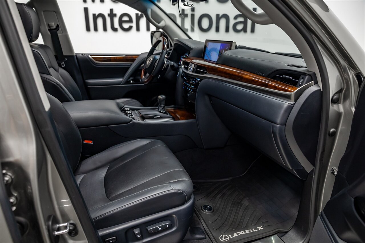 2019 Lexus LX 570 Three Row   - Photo 40 - Springfield, MO 65802